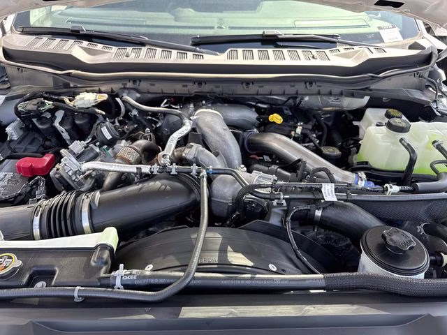2026 Oxford White Ford Super Duty F-350 DRW XL 4X4 Chassis