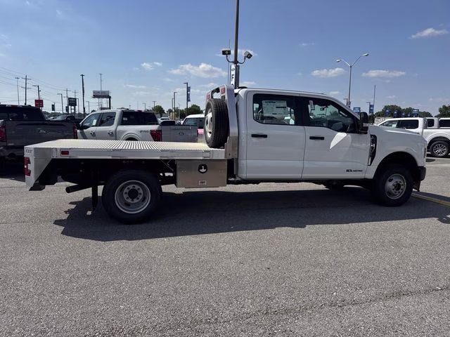 2026 Oxford White Ford Super Duty F-350 DRW XL 4X4 Chassis