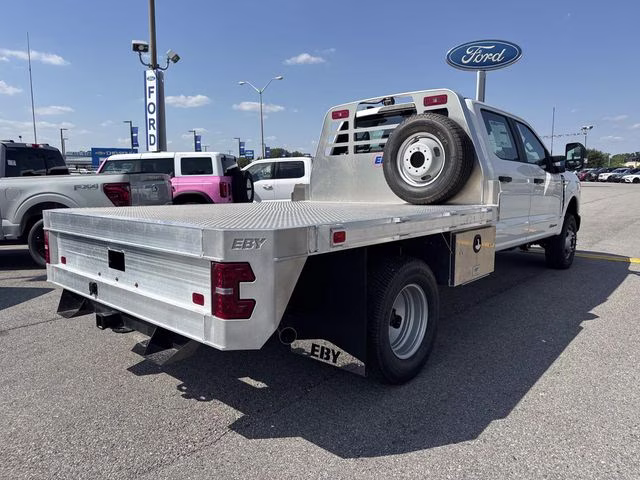 2026 Oxford White Ford Super Duty F-350 DRW XL 4X4 Chassis