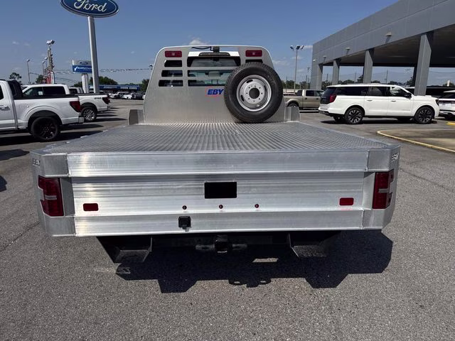 2026 Oxford White Ford Super Duty F-350 DRW XL 4X4 Chassis