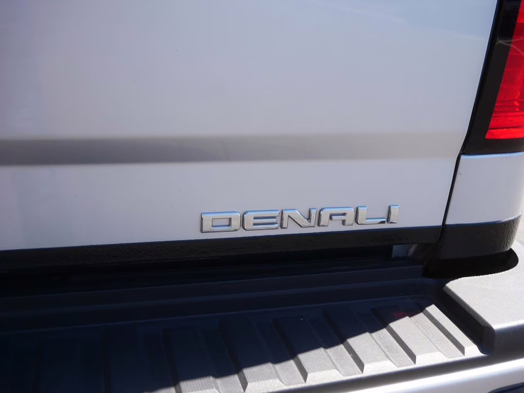 2019 Quicksilver Metallic GMC Sierra 2500HD Denali 4X4 Truck