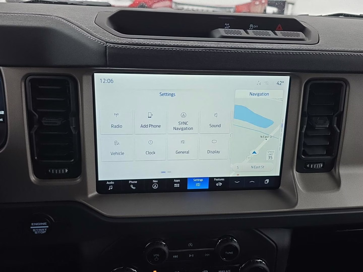 2025 Oxford White Ford Bronco Outer Banks 4X4 SUV