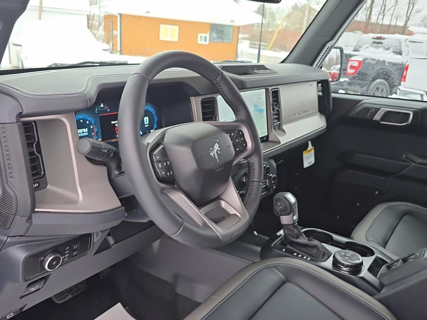 2025 Oxford White Ford Bronco Outer Banks 4X4 SUV