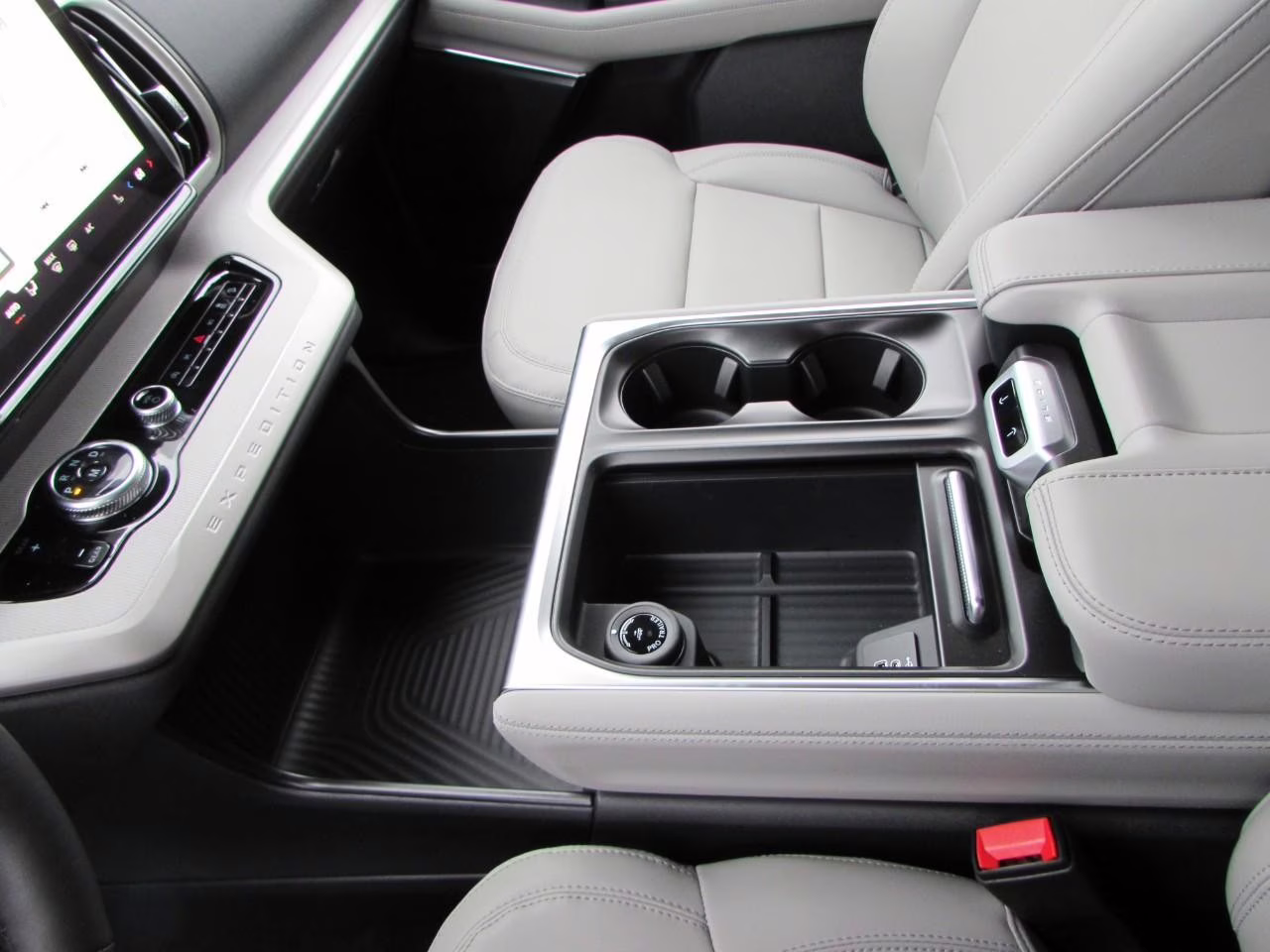 2026 Glacier Gray Metallic Tri-Coat Ford Expedition Active 4X4 SUV