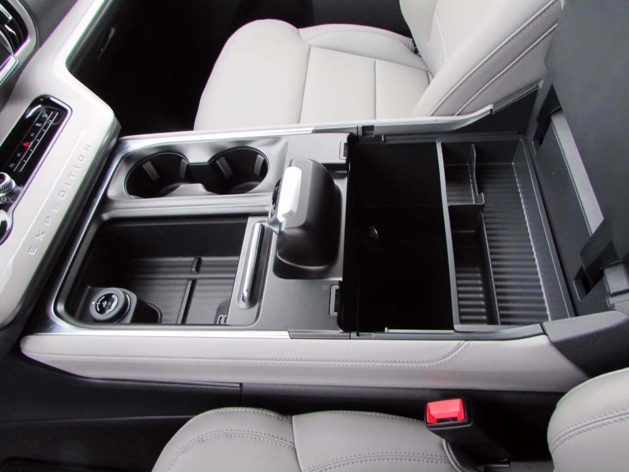 2026 Glacier Gray Metallic Tri-Coat Ford Expedition Active 4X4 SUV