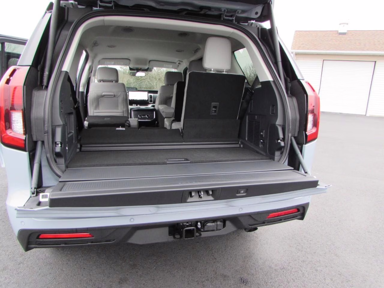 2026 Glacier Gray Metallic Tri-Coat Ford Expedition Active 4X4 SUV