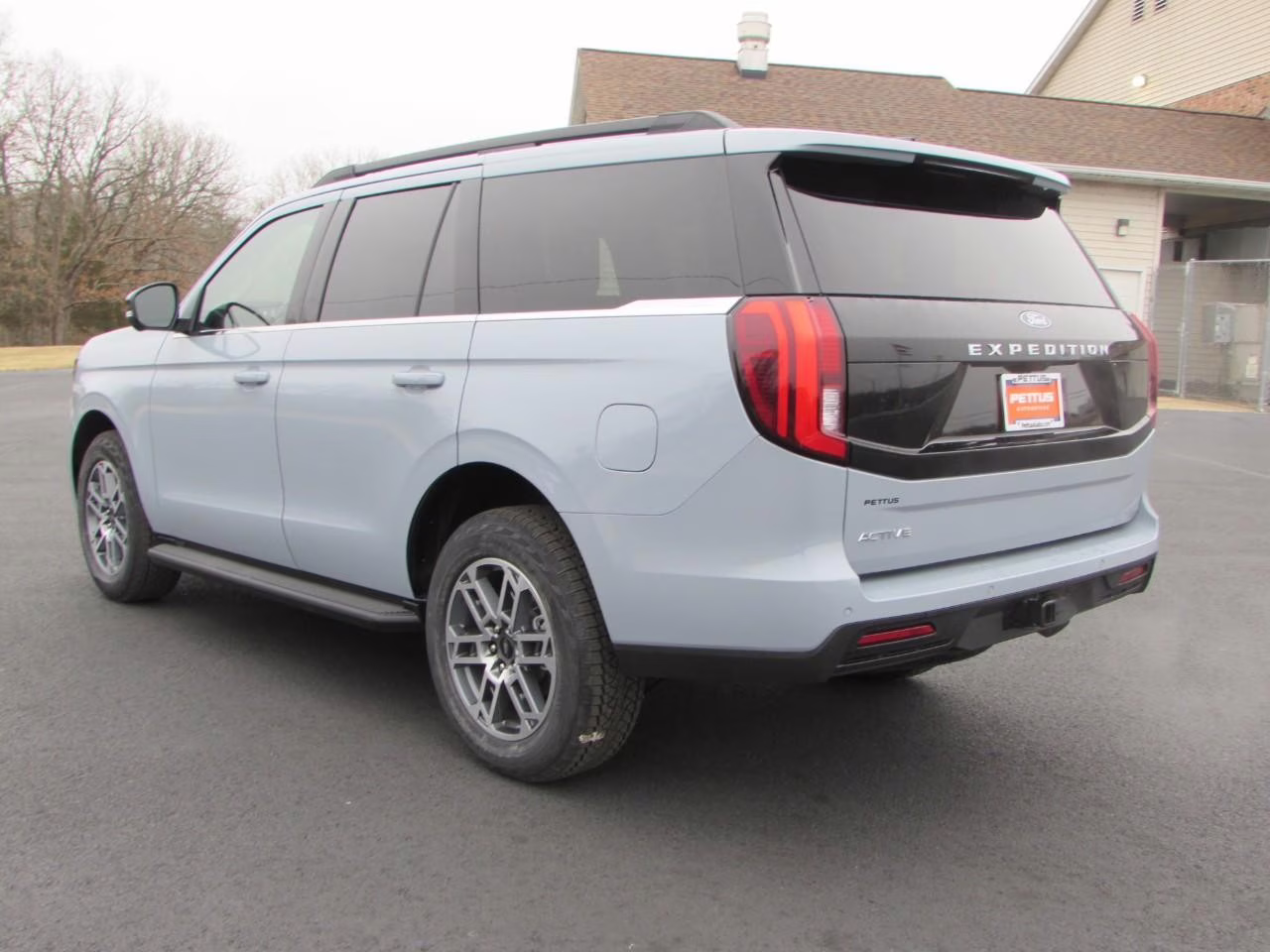 2026 Glacier Gray Metallic Tri-Coat Ford Expedition Active 4X4 SUV