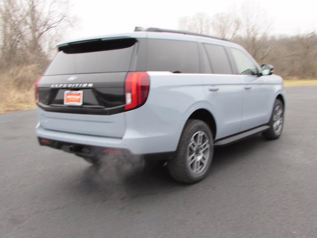 2026 Glacier Gray Metallic Tri-Coat Ford Expedition Active 4X4 SUV