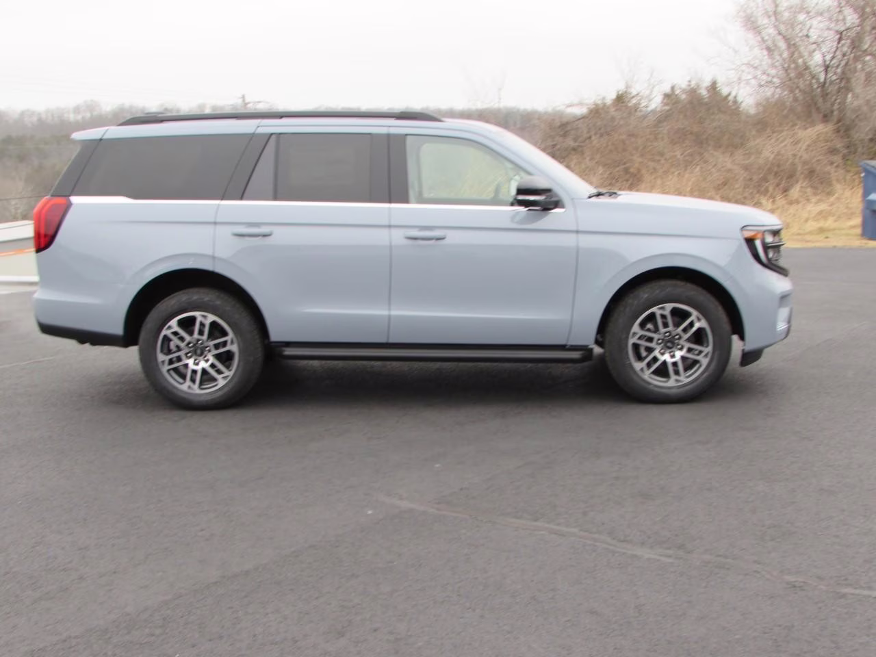 2026 Glacier Gray Metallic Tri-Coat Ford Expedition Active 4X4 SUV