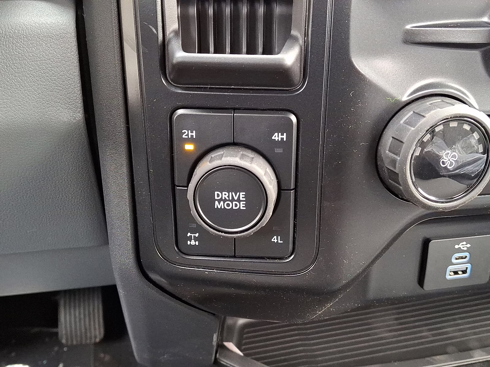 2026 Agate Black Metallic - UM Ford Super Duty F-350 SRW XL 4X4