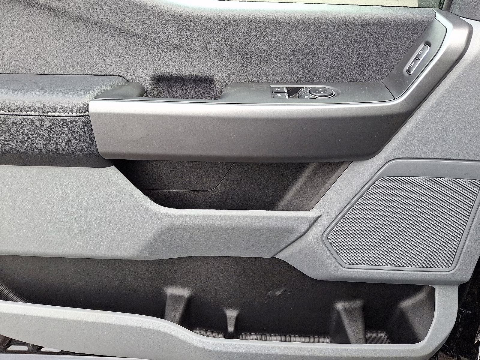 2026 Agate Black Metallic - UM Ford Super Duty F-350 SRW XL 4X4