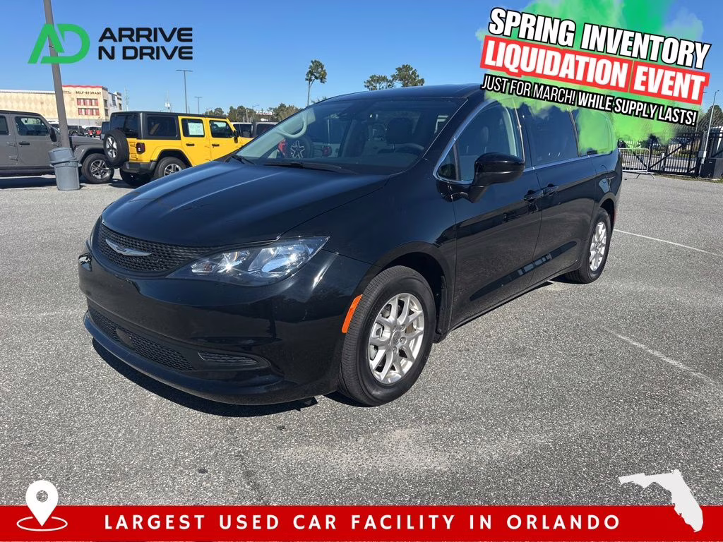 2024 Diamond Black Crystal Pearlcoat Chrysler Voyager LX FWD Van