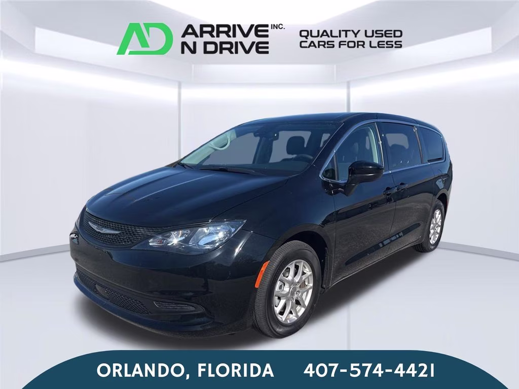 2024 Diamond Black Crystal Pearlcoat Chrysler Voyager LX FWD Van