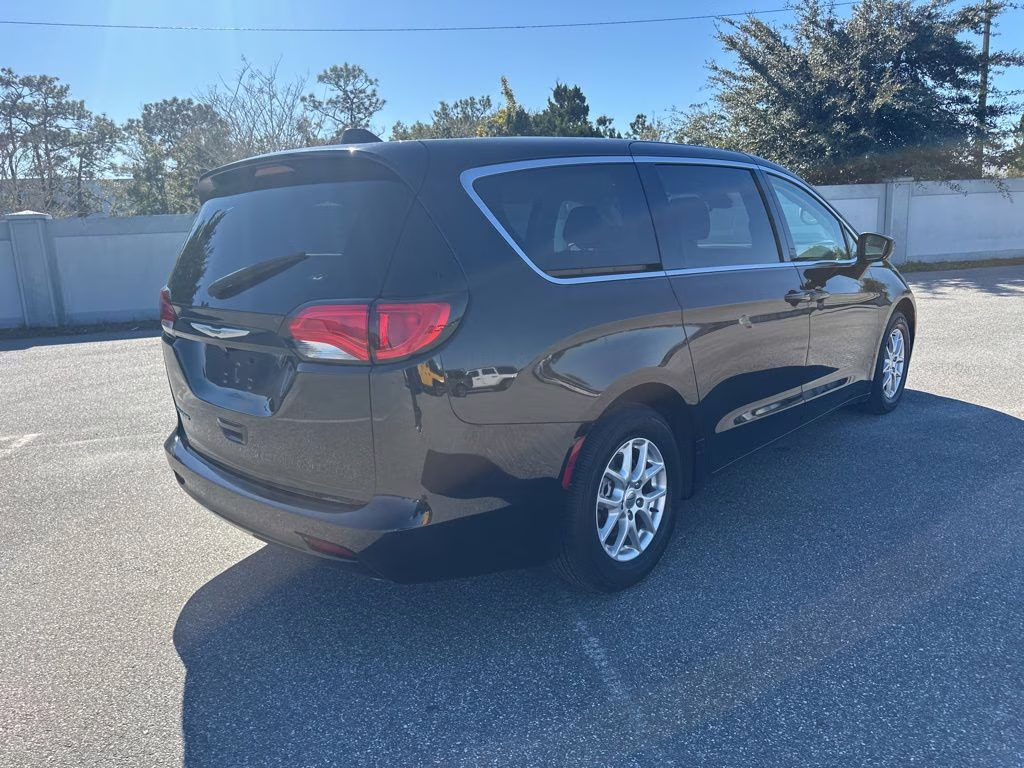 2024 Diamond Black Crystal Pearlcoat Chrysler Voyager LX FWD Van
