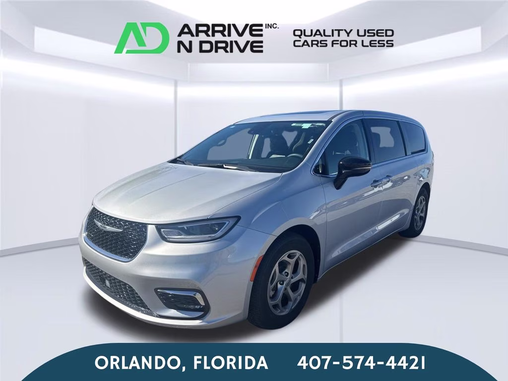 2024 Silver Mist Clearcoat Chrysler Pacifica Limited FWD Van