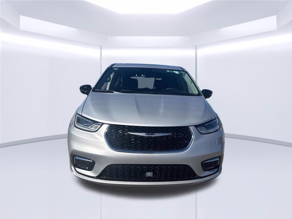 2024 Silver Mist Clearcoat Chrysler Pacifica Limited FWD Van