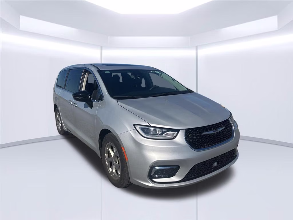 2024 Silver Mist Clearcoat Chrysler Pacifica Limited FWD Van