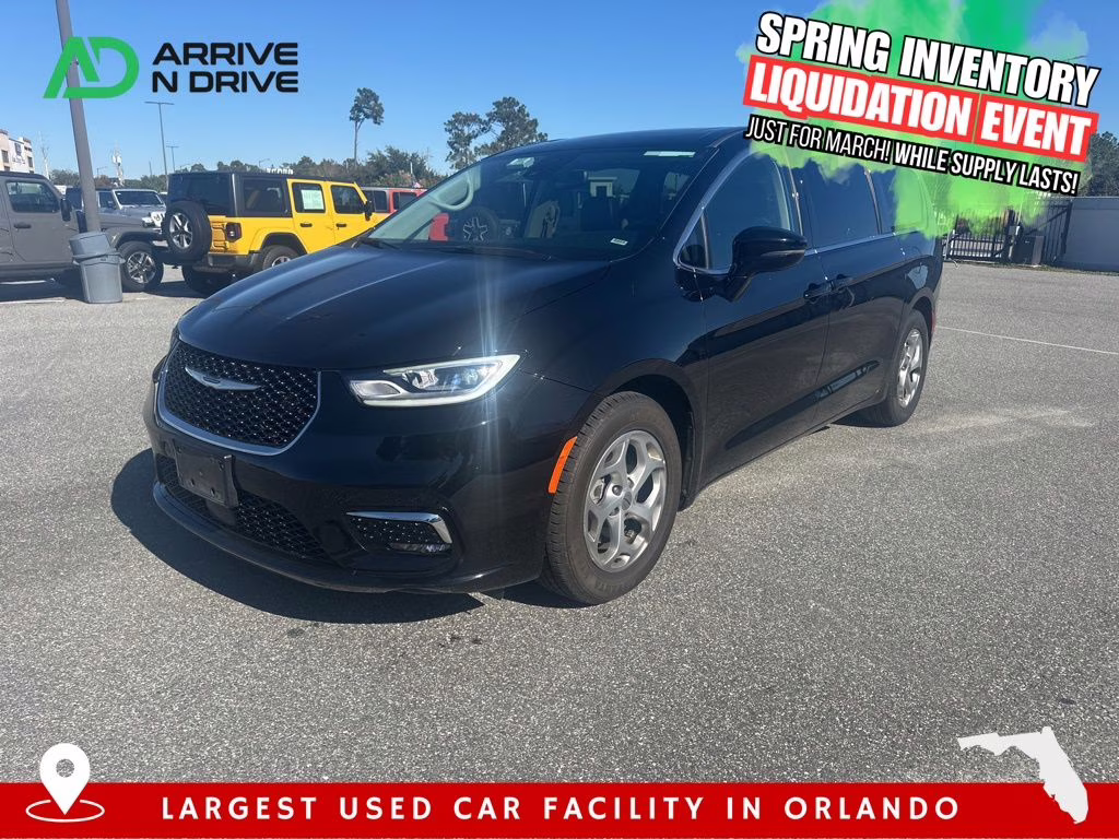 2024 Diamond Black Crystal Pearlcoat Chrysler Pacifica Limited FWD Van