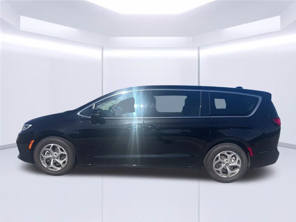 2024 Diamond Black Crystal Pearlcoat Chrysler Pacifica Limited FWD Van