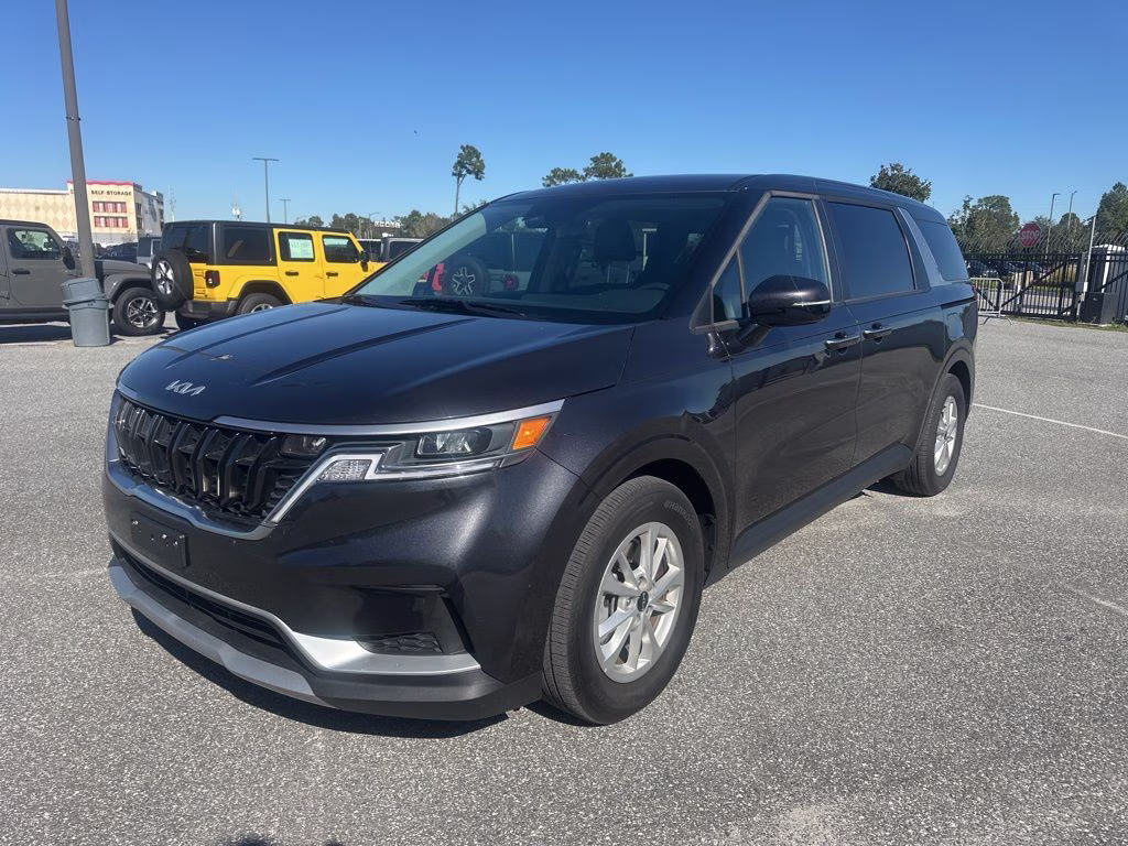 2024 Kia Sedona LX Seat Pkg's photo