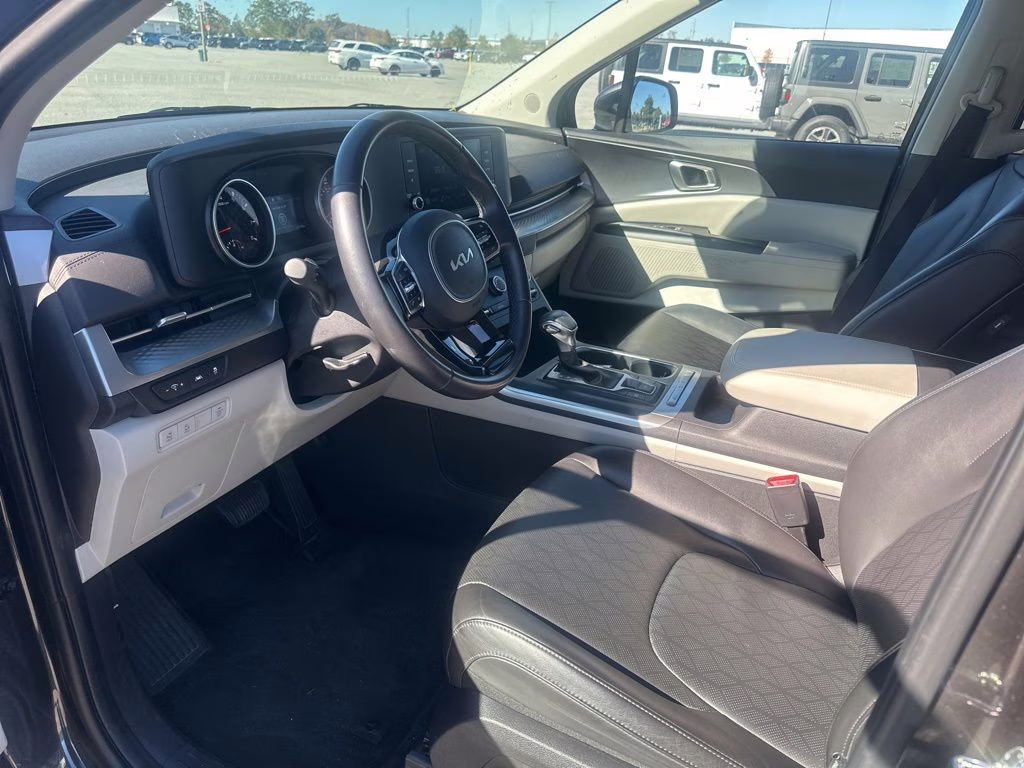 2024 Panthera Metal Kia Carnival LX FWD Van