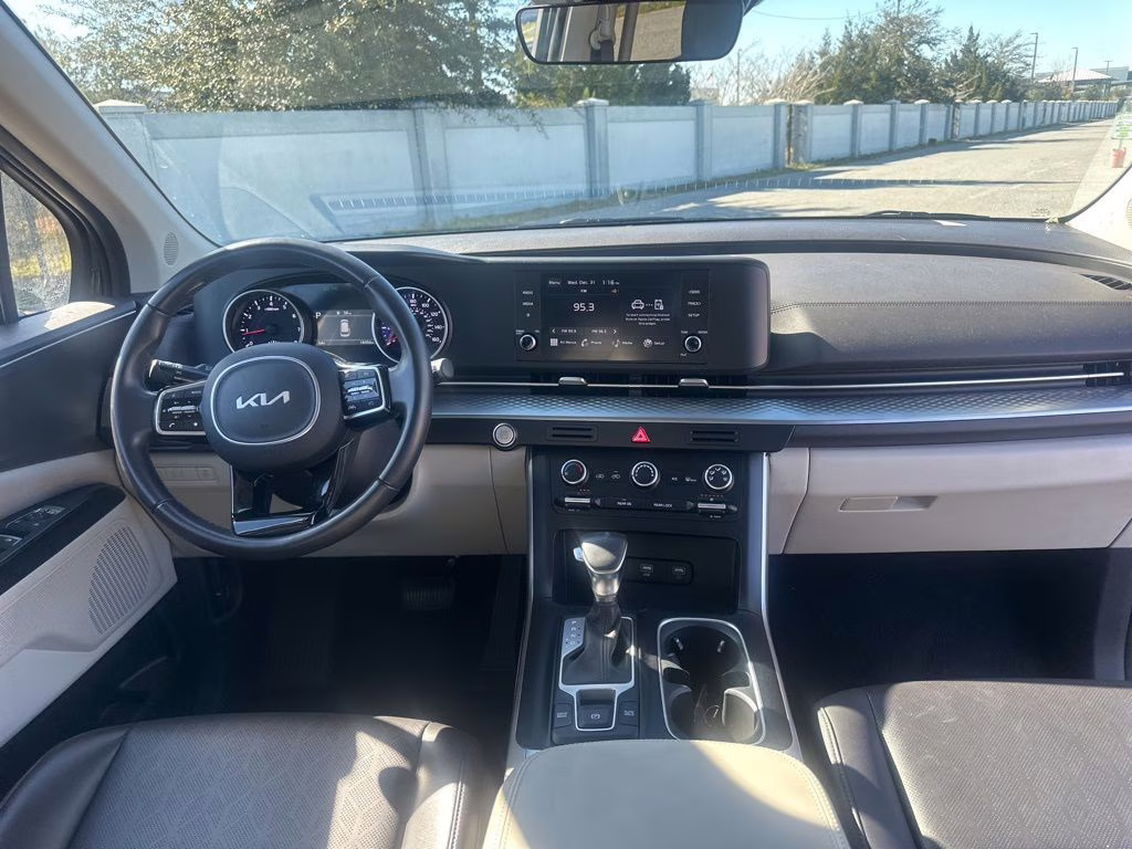 2024 Panthera Metal Kia Carnival LX FWD Van