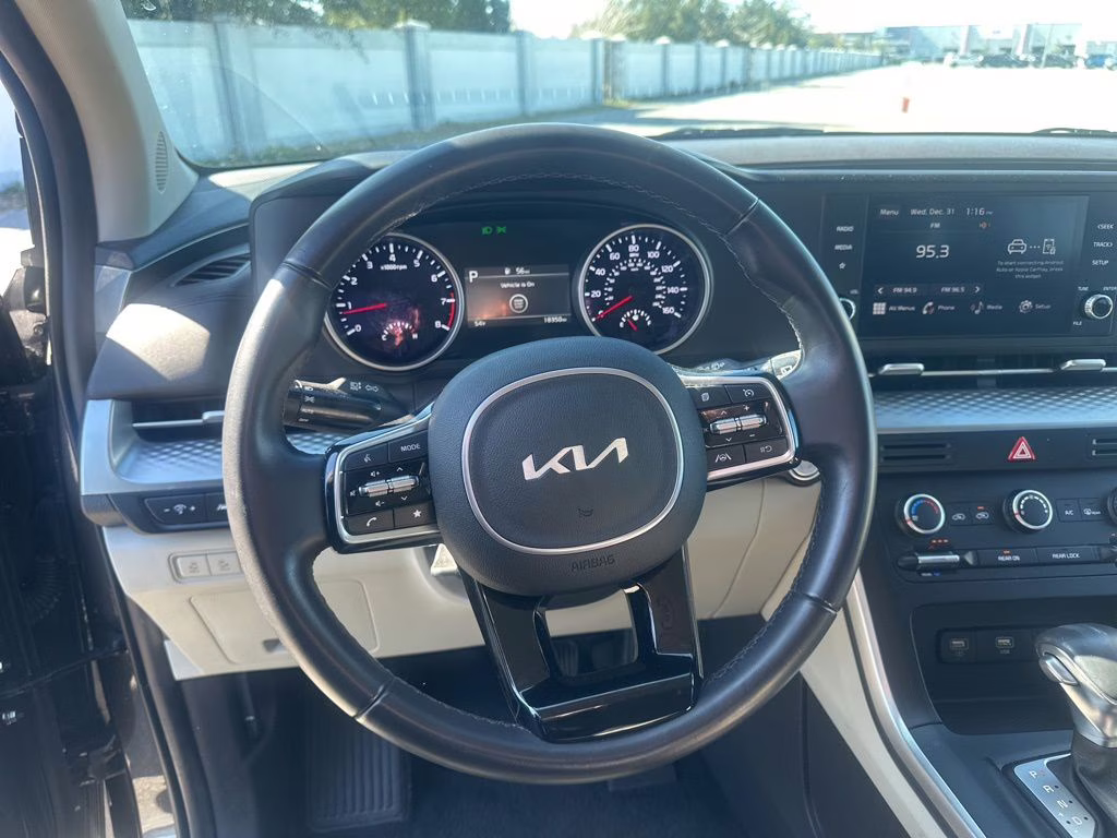 2024 Panthera Metal Kia Carnival LX FWD Van