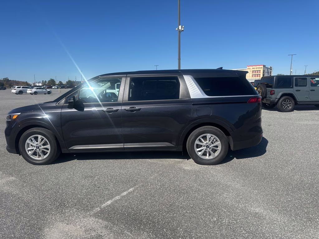 2024 Panthera Metal Kia Carnival LX FWD Van