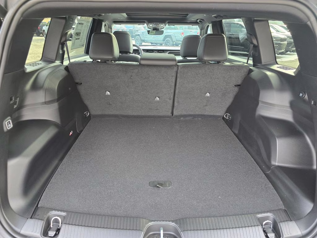 2026 Diamond Black Crystal Pearlcoat Jeep Cherokee Limited 4X4 SUV