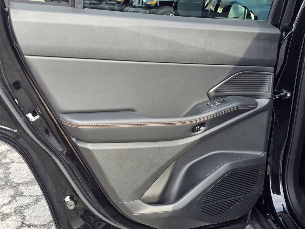 2026 Diamond Black Crystal Pearlcoat Jeep Cherokee Limited 4X4 SUV