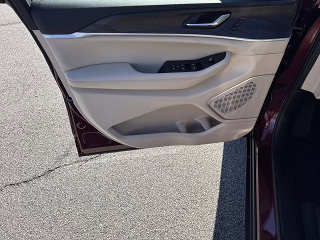 2026 Velvet Red Pearlcoat Jeep Grand Cherokee Limited RWD SUV