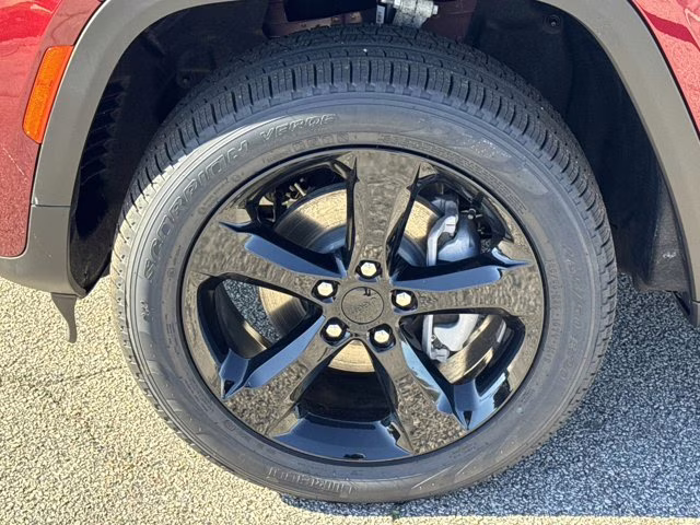 2026 Velvet Red Pearlcoat Jeep Grand Cherokee Limited RWD SUV