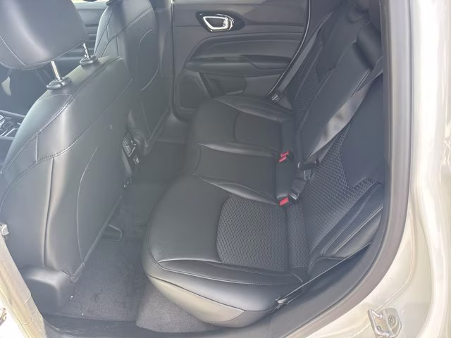2026 Bright White Clearcoat Jeep Compass Latitude Altitude 4X4 SUV