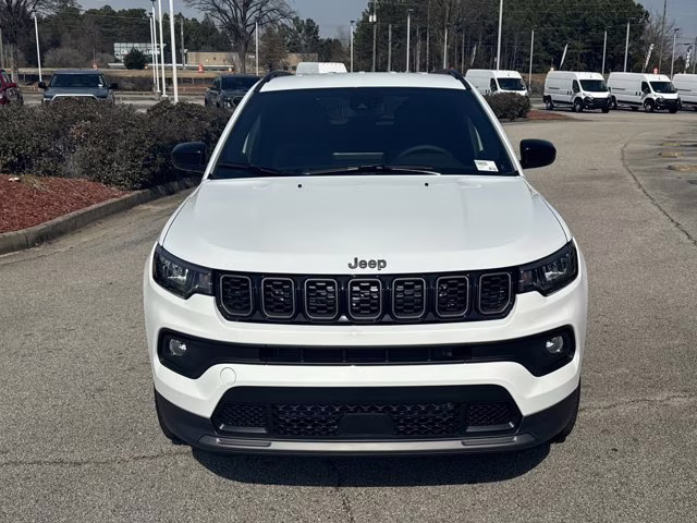 2026 bright white clearcoat Jeep Compass Latitude Altitude 4X4 SUV