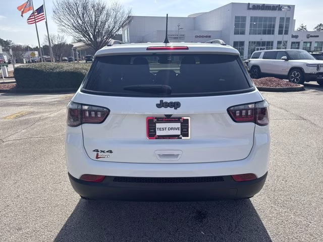 2026 Bright White Clearcoat Jeep Compass Latitude Altitude 4X4 SUV