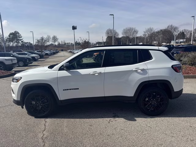 2026 bright white clearcoat Jeep Compass Latitude Altitude 4X4 SUV