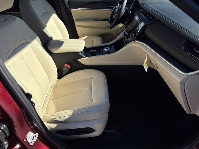 2026 Velvet Red Pearlcoat Jeep Grand Cherokee Limited RWD SUV