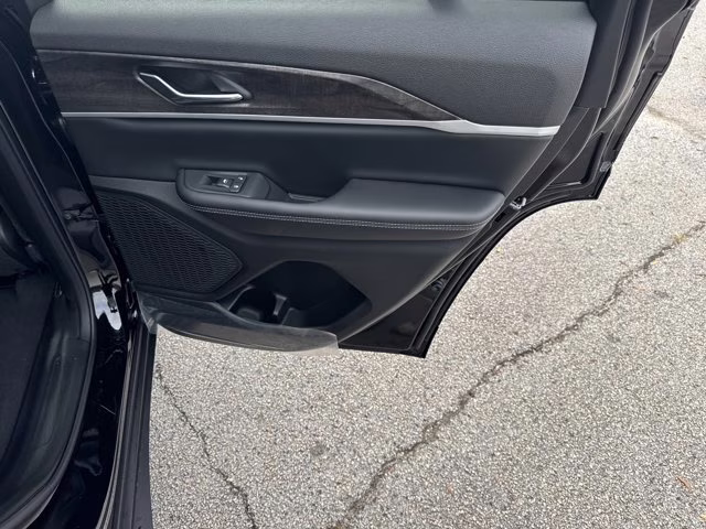 2025 Diamond Black Crystal Pearlcoat Jeep Grand Cherokee Limited 4X4 SUV