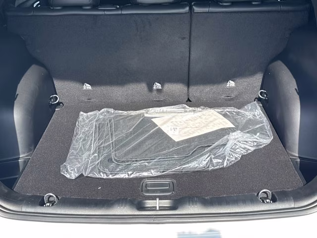 2026 bright white clearcoat Jeep Compass Latitude Altitude 4X4 SUV