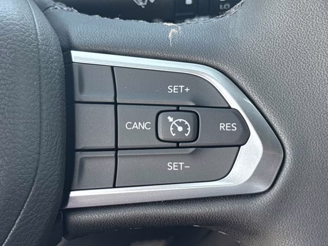 2026 bright white clearcoat Jeep Compass Latitude Altitude 4X4 SUV