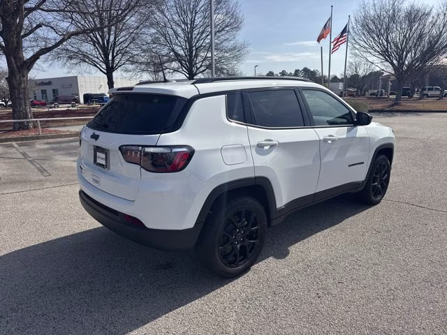 2026 Bright White Clearcoat Jeep Compass Latitude Altitude 4X4 SUV