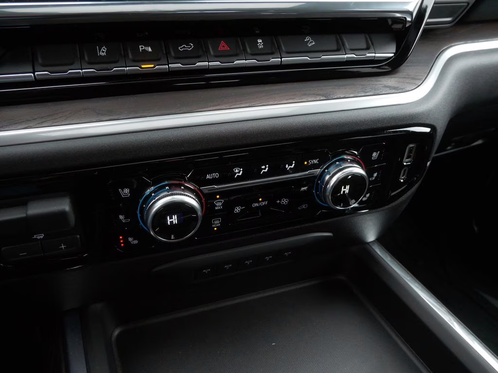 2026 Onyx Black GMC Sierra 3500HD SLT 4X4 Truck