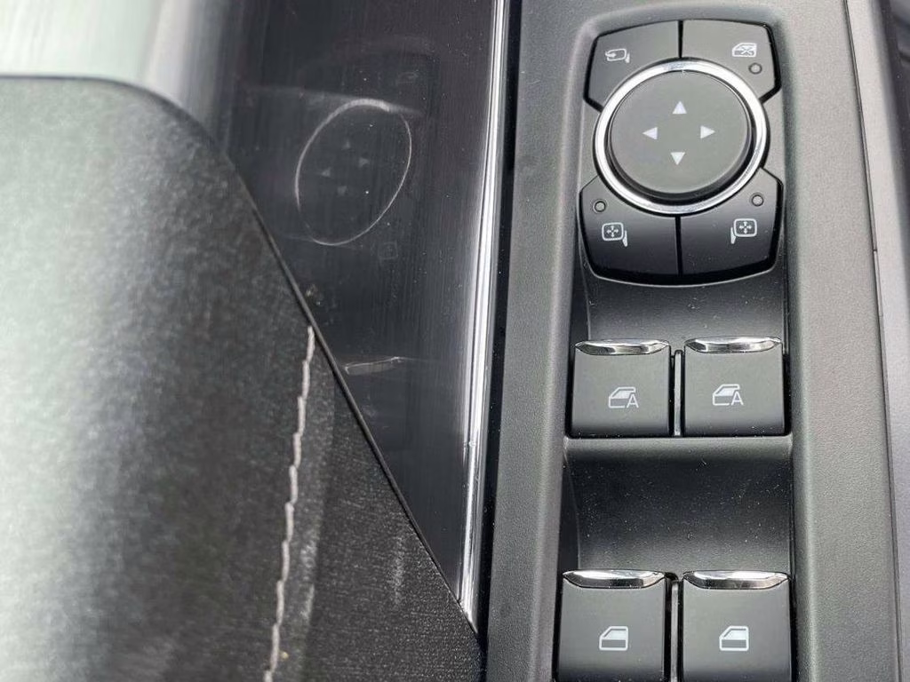 2025 Oxford White Ford F-150 Lariat 4X4 Truck