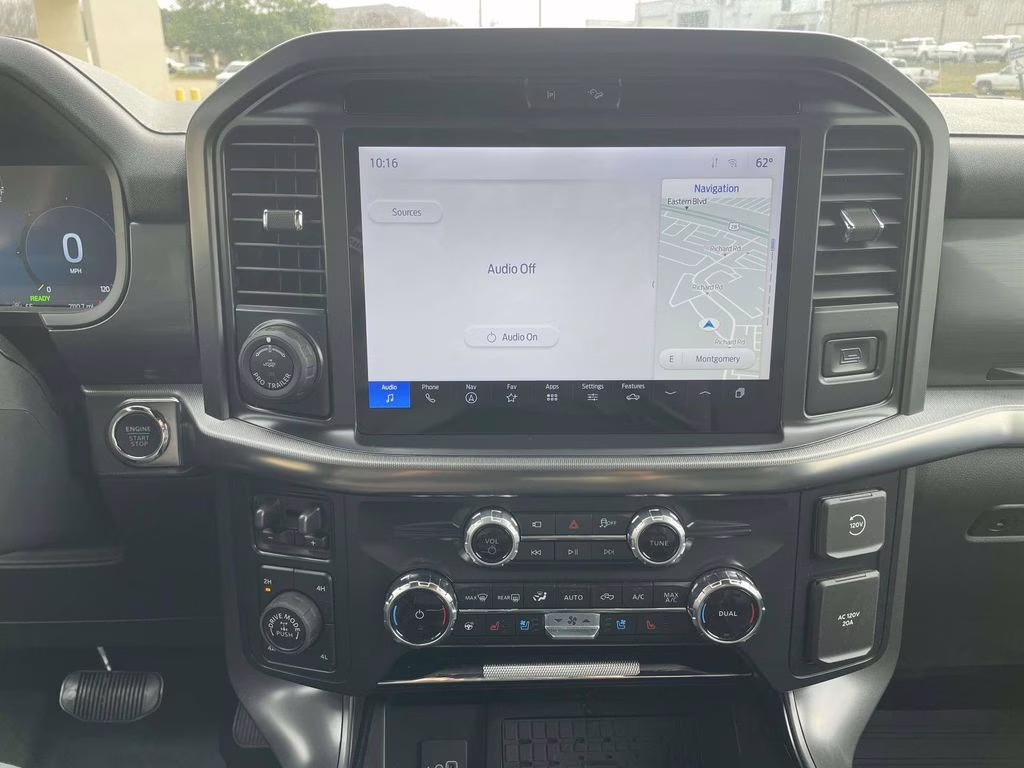 2025 Oxford White Ford F-150 Lariat 4X4 Truck