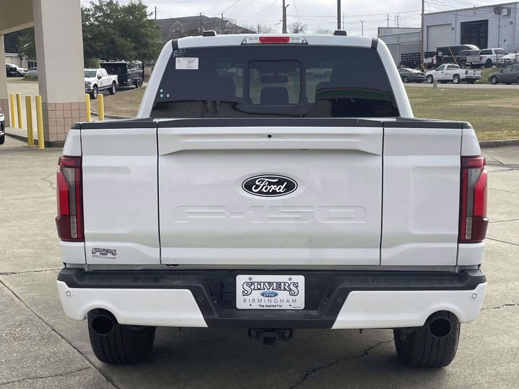 2025 Oxford White Ford F-150 Lariat 4X4 Truck
