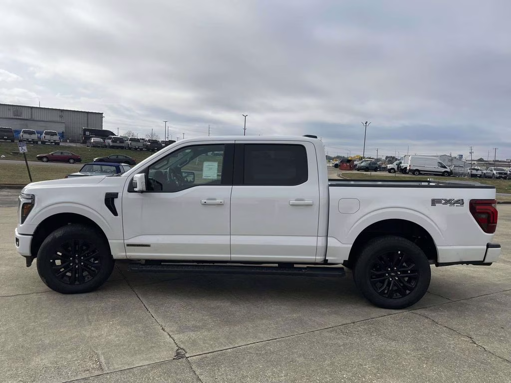 2025 Oxford White Ford F-150 Lariat 4X4 Truck