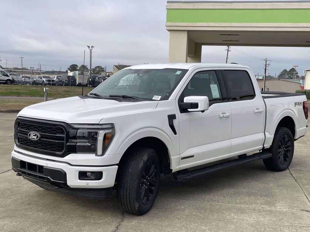 2025 Oxford White Ford F-150 Lariat 4X4 Truck