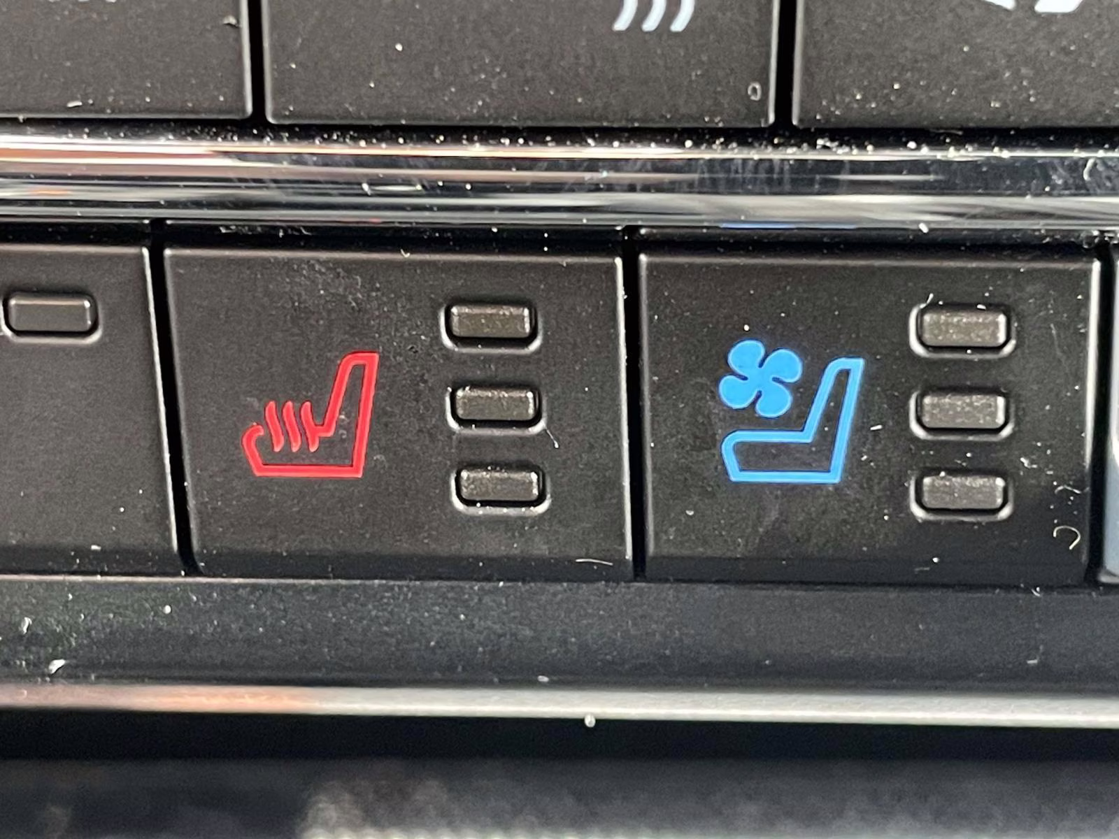 2025 Oxford White Ford F-150 Lariat 4X4 Truck