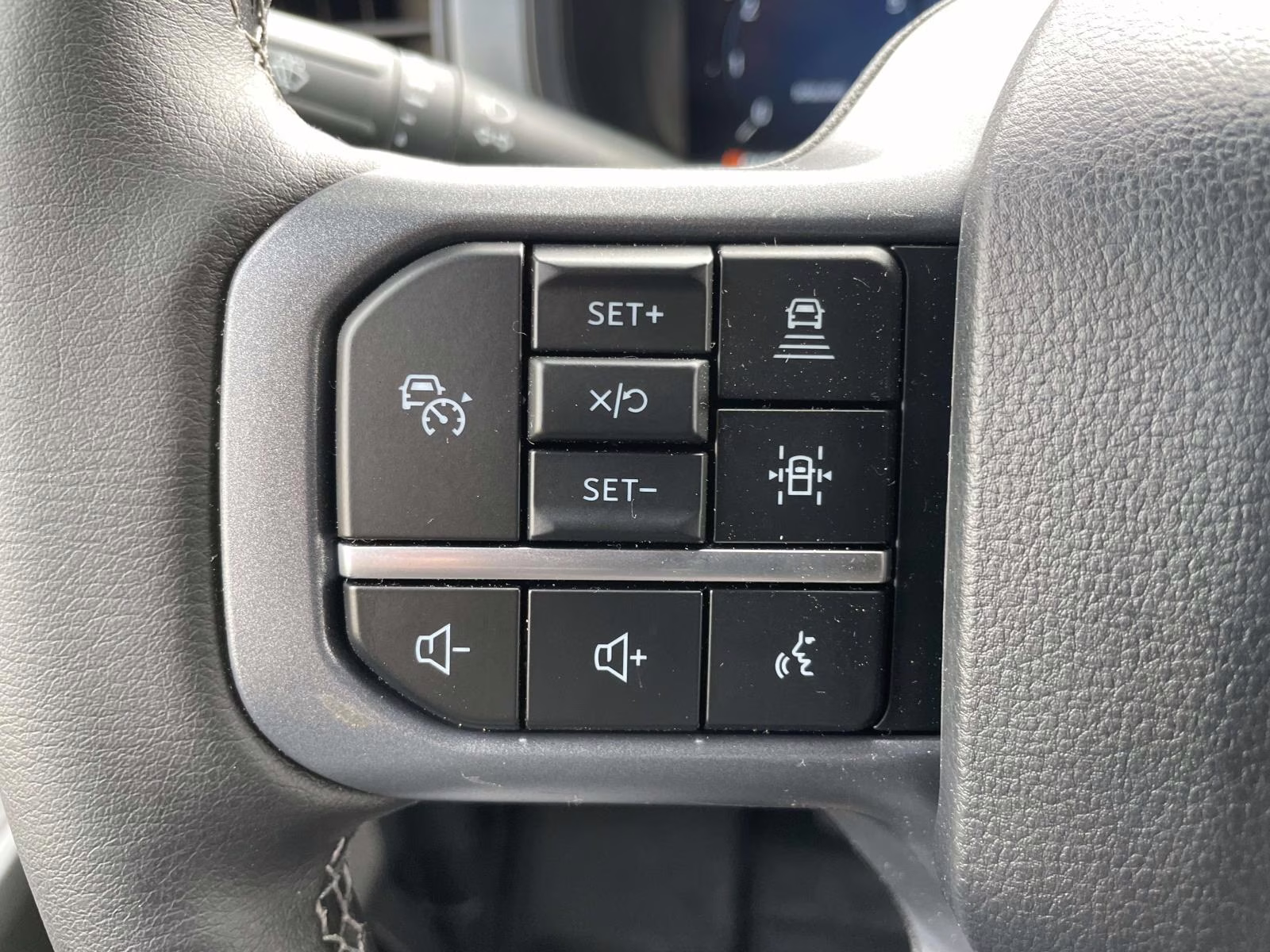 2025 Oxford White Ford F-150 Lariat 4X4 Truck