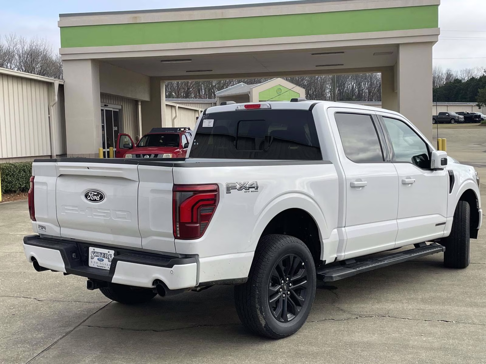 2025 Oxford White Ford F-150 Lariat 4X4 Truck